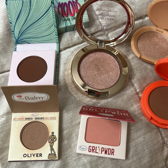 Set of 7, Bronzers, blush eye shadow etc - Picture 3 of 5